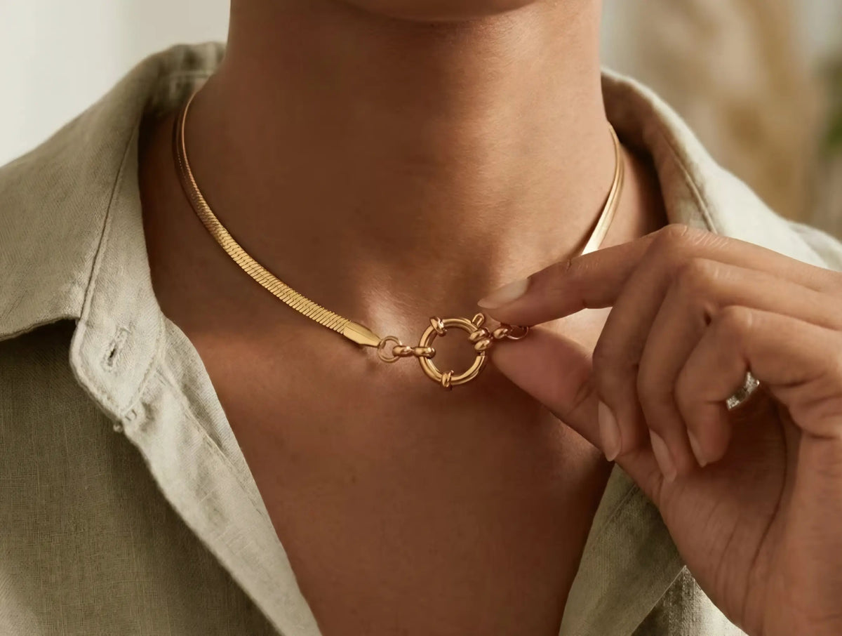 Stainless steel HQ, gold necklace. High quality. Tarnish Resistant